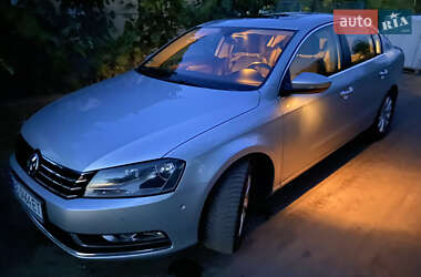 Седан Volkswagen Passat 2011 в 