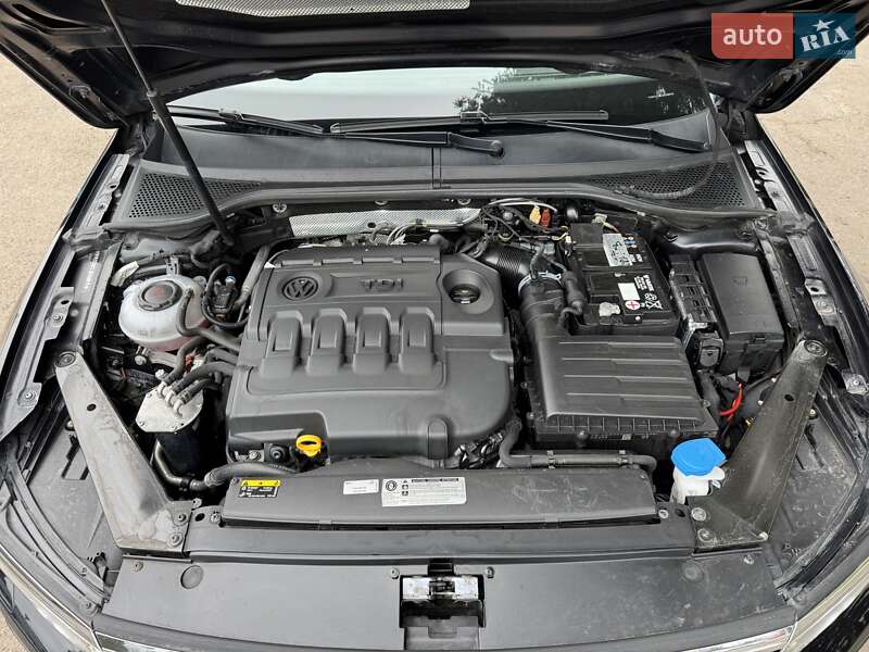 Седан Volkswagen Passat 2018 в Ровно