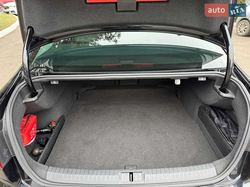 Седан Volkswagen Passat 2018 в Ровно