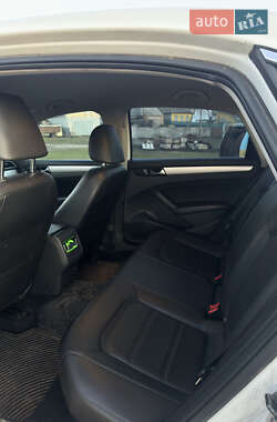 Седан Volkswagen Passat 2012 в 