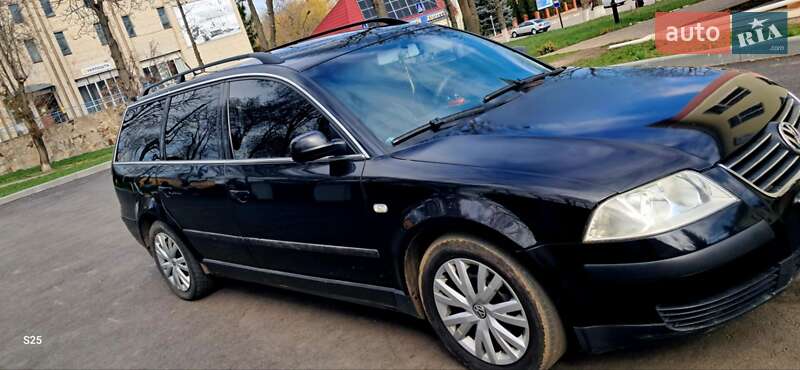 Универсал Volkswagen Passat 2003 в Тростянце