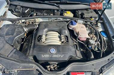 Седан Volkswagen Passat 2000 в 