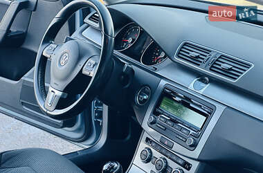 Универсал Volkswagen Passat 2012 в 