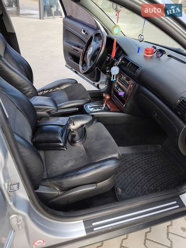 Седан Volkswagen Passat 2003 в Лановцах