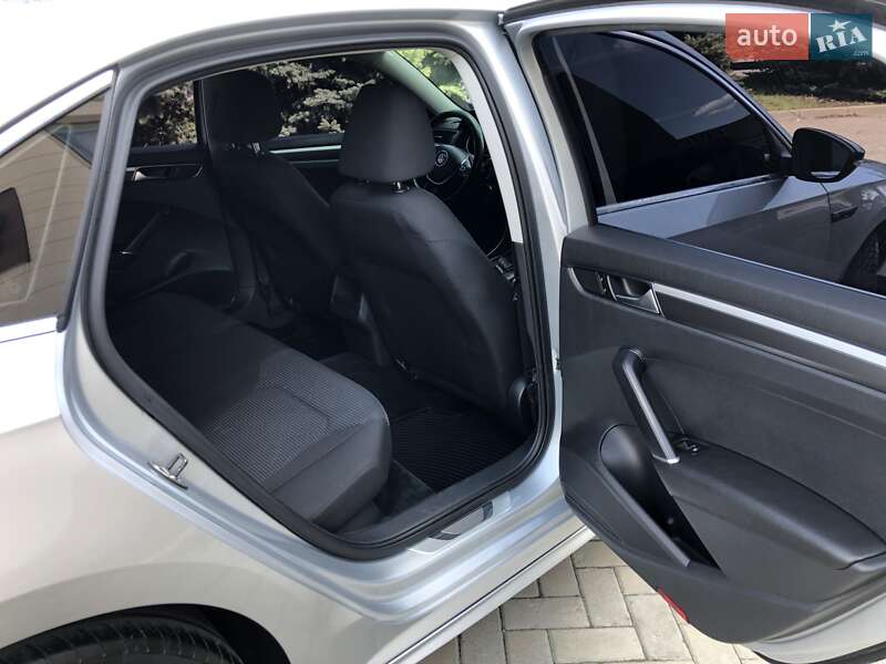 Седан Volkswagen Passat 2016 в Харькове фото 10 Седан Volkswagen Passat 2016 в Харькове