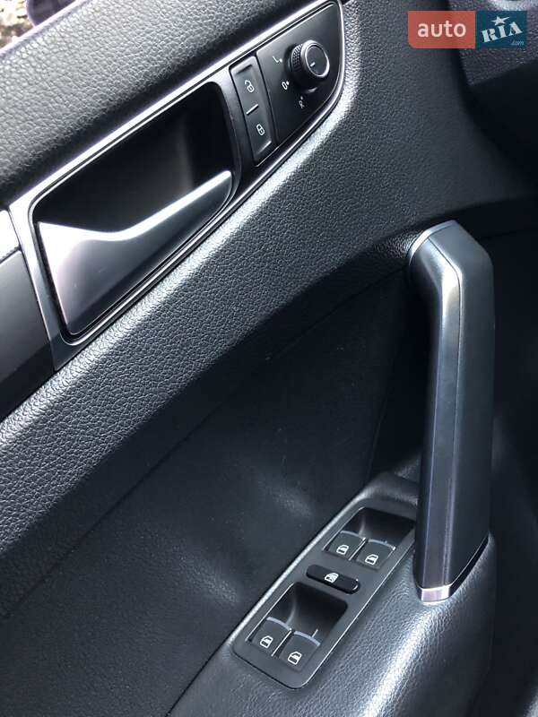 Седан Volkswagen Passat 2016 в Харькове фото 18 Седан Volkswagen Passat 2016 в Харькове