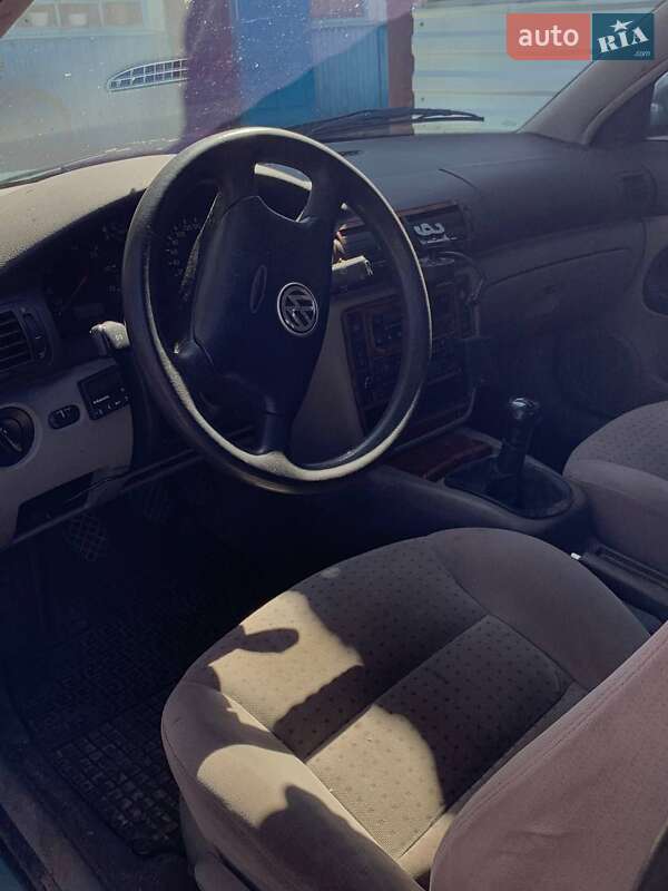 Седан Volkswagen Passat 1999 в Луцке