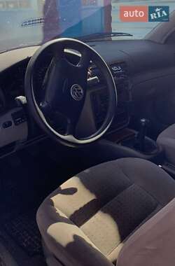 Седан Volkswagen Passat 1999 в 