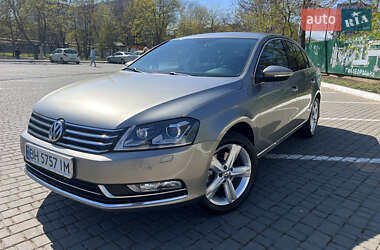 Седан Volkswagen Passat 2012 в Одесі