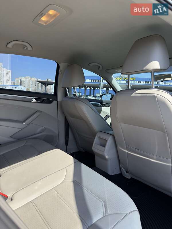 Седан Volkswagen Passat 2017 в Киеве