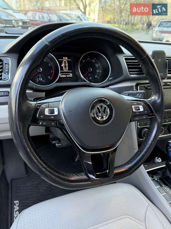 Седан Volkswagen Passat 2017 в Киеве