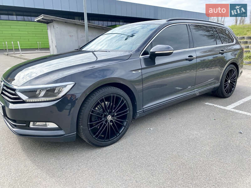 Универсал Volkswagen Passat 2015 в Киеве
