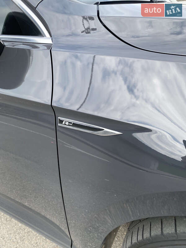 Универсал Volkswagen Passat 2015 в Киеве