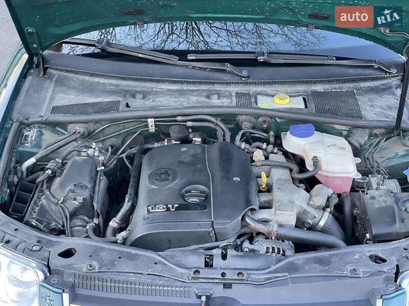 Універсал Volkswagen Passat 2002 в Києві