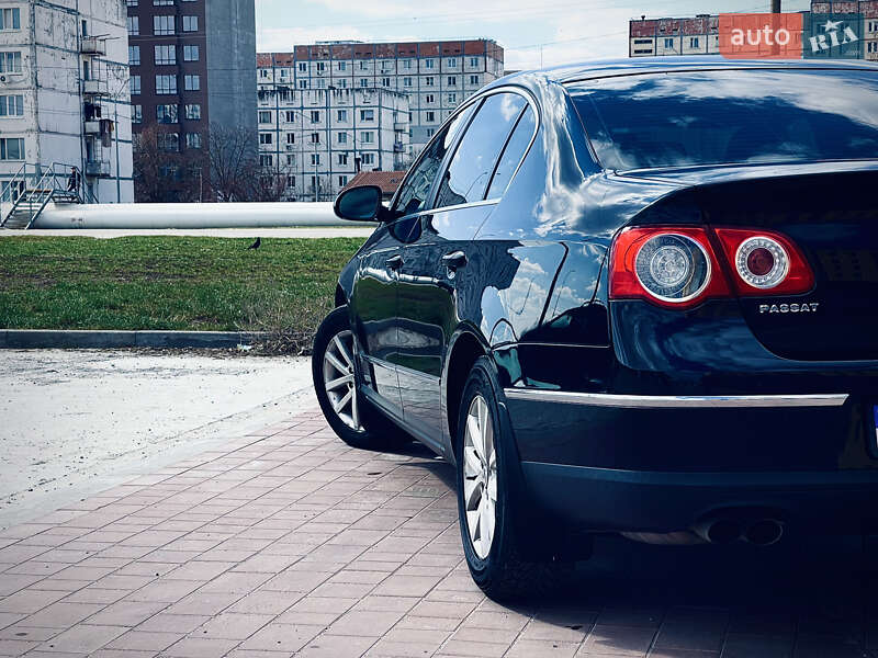 Седан Volkswagen Passat 2010 в Нетешине