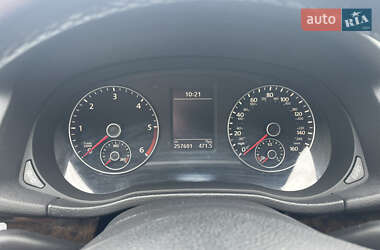 Седан Volkswagen Passat 2014 в 