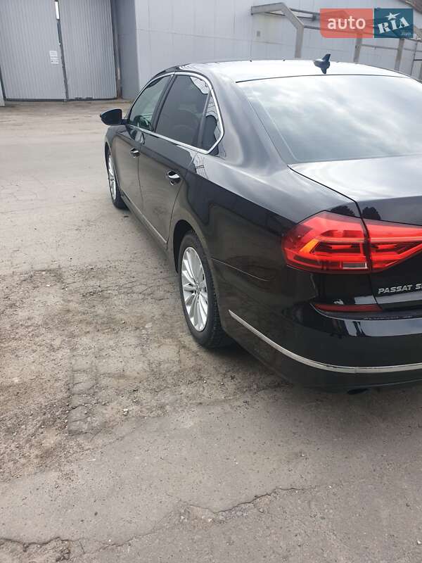 Седан Volkswagen Passat 2016 в Львове