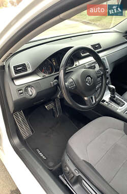 Универсал Volkswagen Passat 2012 в 