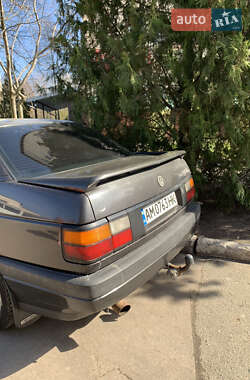 Седан Volkswagen Passat 1989 в 