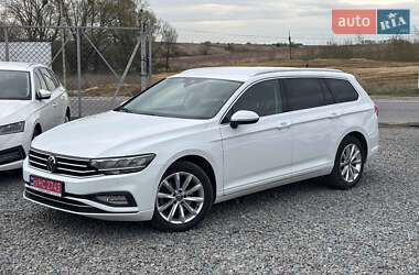 Універсал Volkswagen Passat 2021 в 