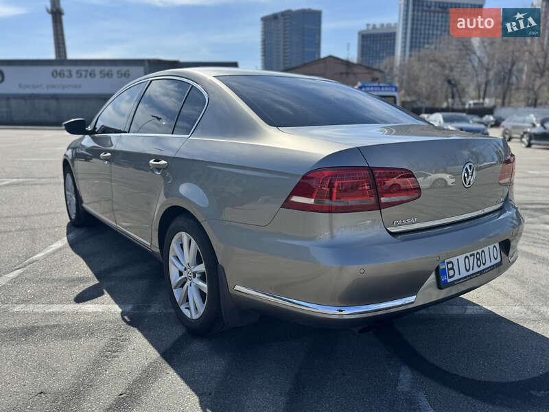 Седан Volkswagen Passat 2013 в Киеве