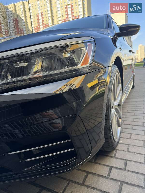 Седан Volkswagen Passat 2016 в Києві