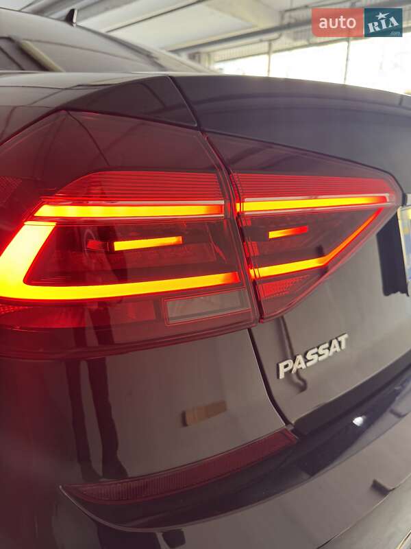 Седан Volkswagen Passat 2016 в Києві