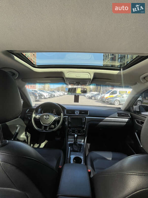 Седан Volkswagen Passat 2016 в Киеве