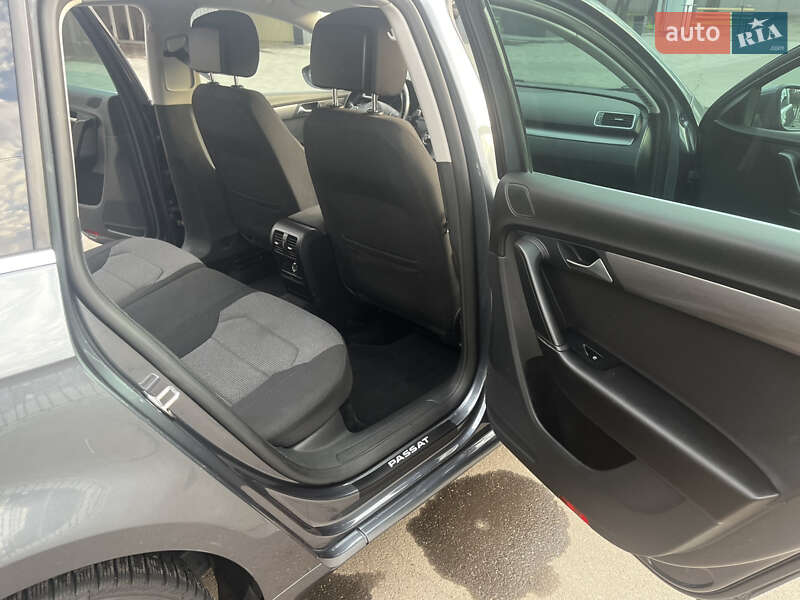 Универсал Volkswagen Passat 2011 в Кривом Роге