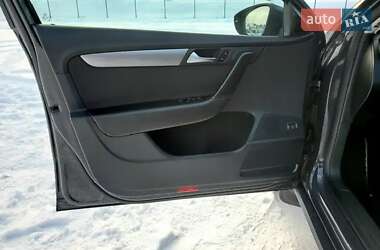 Універсал Volkswagen Passat 2011 в 