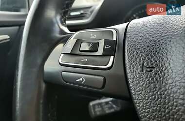 Універсал Volkswagen Passat 2011 в 