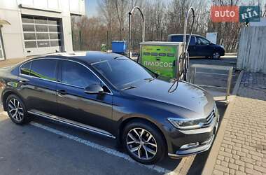 Седан Volkswagen Passat 2018 в 