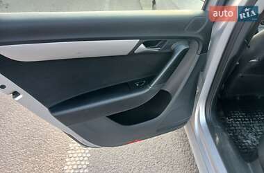 Універсал Volkswagen Passat 2011 в  фото 30 Універсал Volkswagen Passat 2011 в