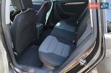 Універсал Volkswagen Passat 2012 в 
