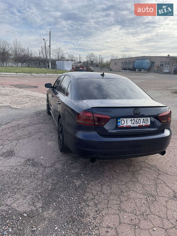 Седан Volkswagen Passat 2014 в Києві