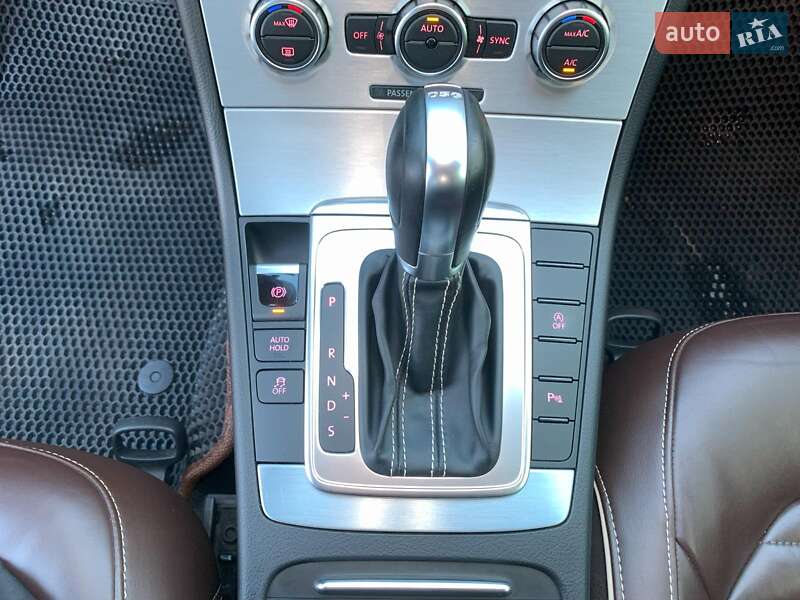 Універсал Volkswagen Passat 2014 в Вінниці