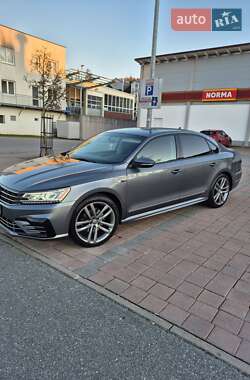 Седан Volkswagen Passat 2017 в Дніпрі