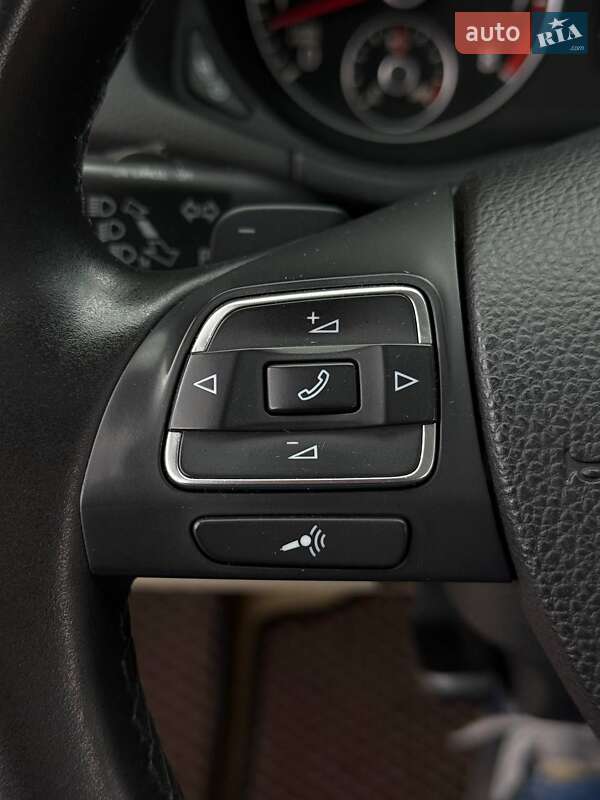 Седан Volkswagen Passat 2013 в Дніпрі