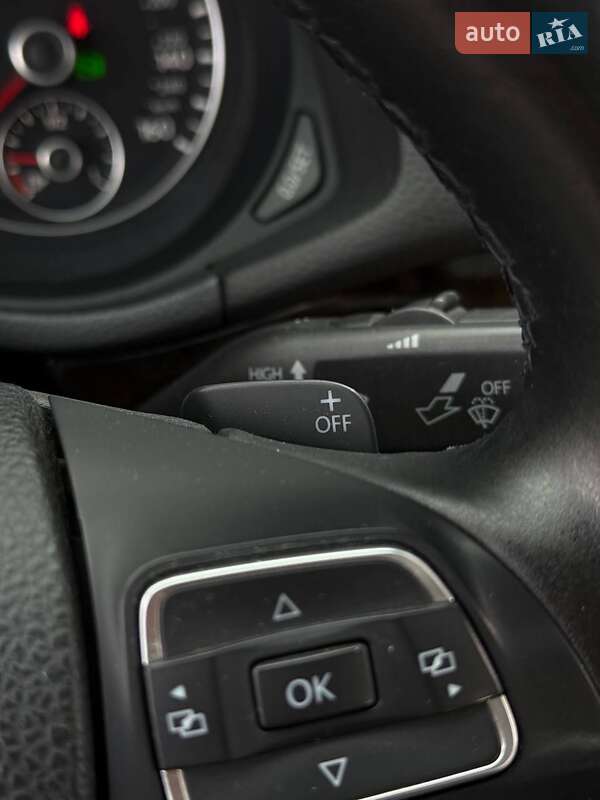 Седан Volkswagen Passat 2013 в Дніпрі