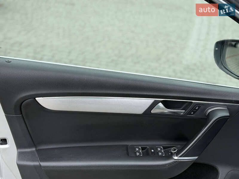 Универсал Volkswagen Passat 2011 в Староконстантинове