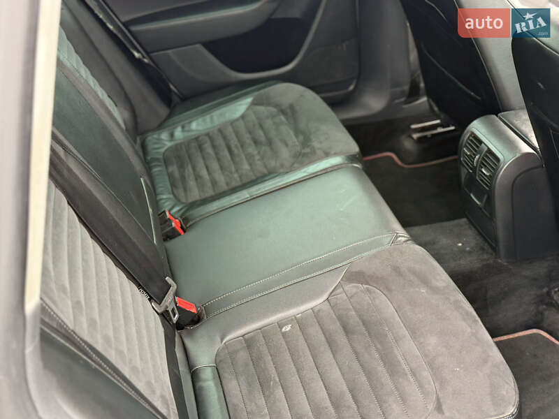 Универсал Volkswagen Passat 2011 в Староконстантинове