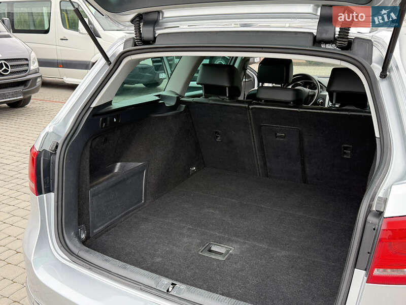 Универсал Volkswagen Passat 2011 в Староконстантинове