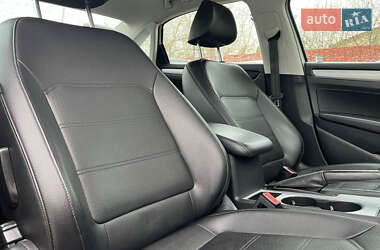 Седан Volkswagen Passat 2013 в 