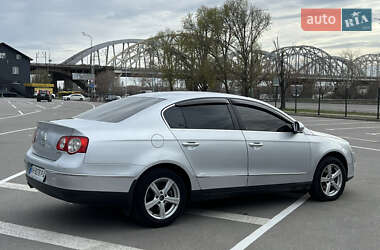Седан Volkswagen Passat 2005 в 