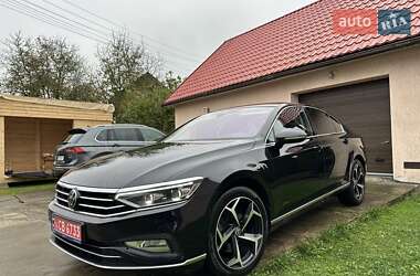 Седан Volkswagen Passat 2021 в 
