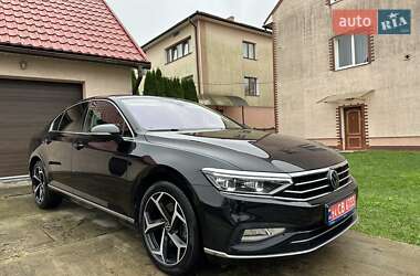 Седан Volkswagen Passat 2021 в 