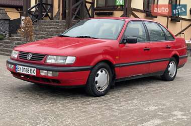 Седан Volkswagen Passat 1993 в 