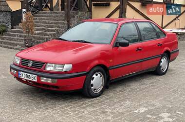 Седан Volkswagen Passat 1993 в 