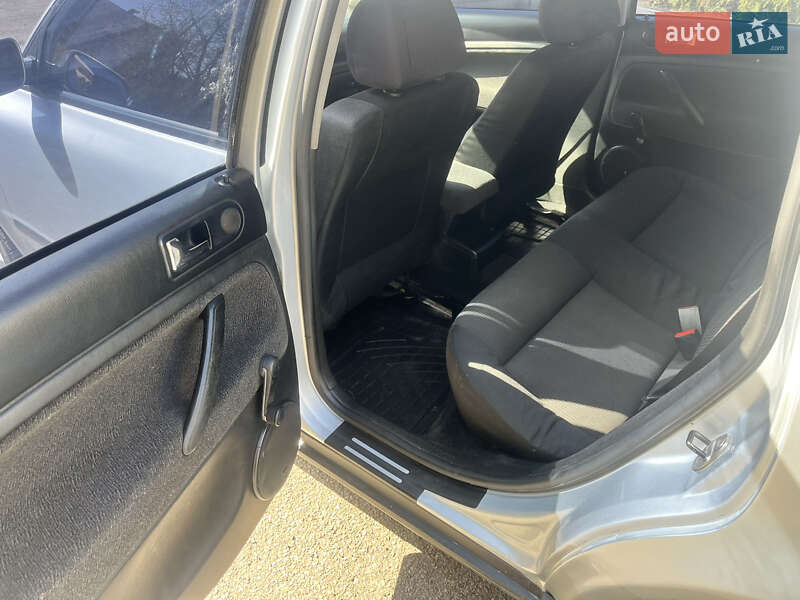 Седан Volkswagen Passat 2003 в Харькове