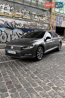 Седан Volkswagen Passat 2016 в 